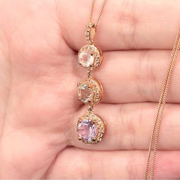 Elegant Gold and Pink Pendant Necklace - Picture 9 of 12